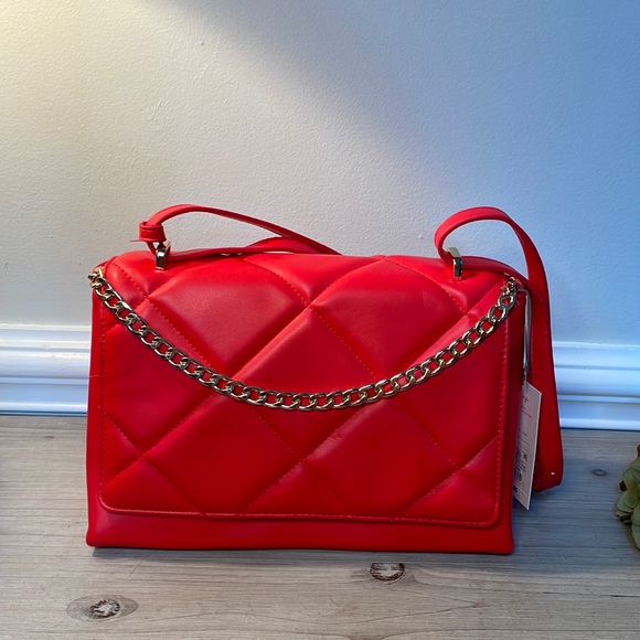 NWT A New Day Shoulder to Crossbody Quilted Red with Gold Chain Detail Bag - Picture 10 of 16